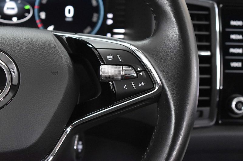 Škoda Kodiaq 2.0 TDI DSG*TAŽNÉ**DPH*ČR 1.M* - fotka 19 z 42