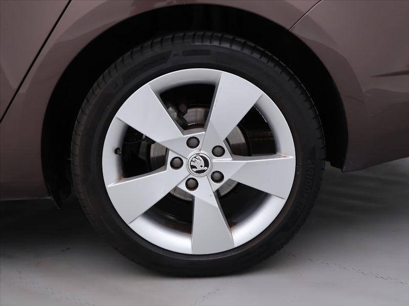 Škoda Octavia 2,0 TDI 110kW CZ Style Kessy - fotka 23 z 30