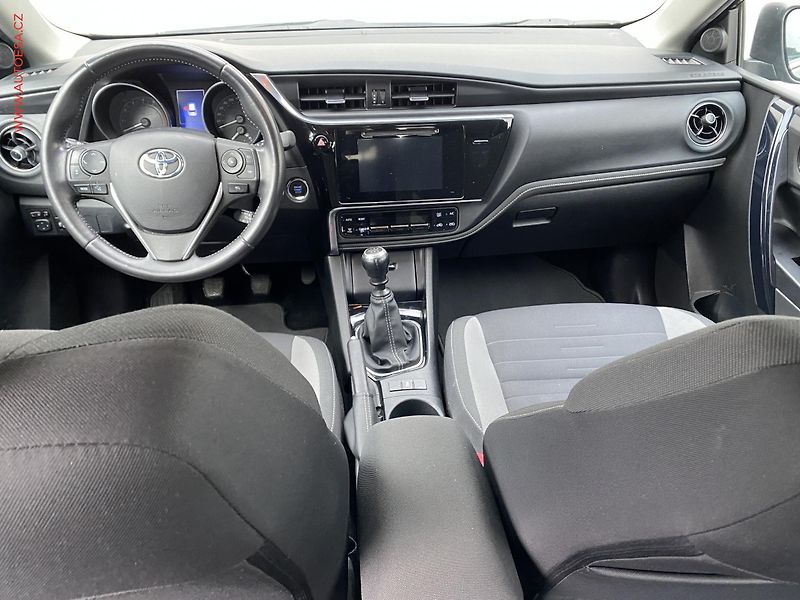 Toyota Auris (2015) 1.2T, Comfort, TZ, kamera - fotka 8 z 18