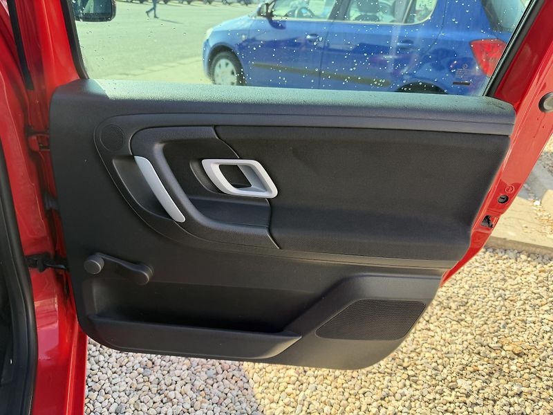 Škoda Roomster 1,4i 16V/63kW - KLIMA,ABS - fotka 32 z 59