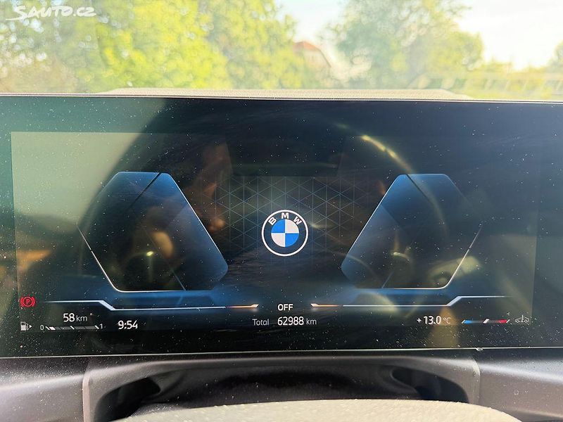 BMW Řada 3 (2023) 330i xDrive ČR DPH Tažné - fotka 14 z 17