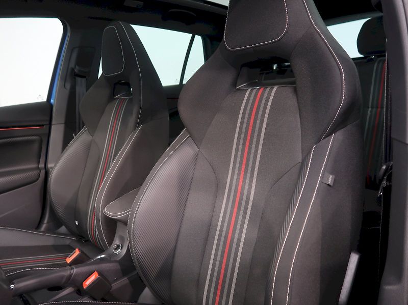 Škoda Scala (2025) MONTE CARLO 1.5TSI 110KW DSG P - fotka 14 z 39