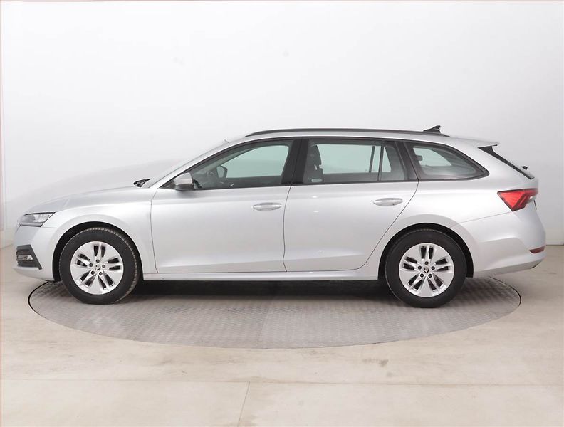 Škoda Octavia (2023) Ambition 2.0 TDI, ČR,1.maj - fotka 3 z 14