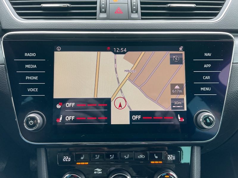 Škoda Superb (2018) 2.0TDi 110kW 4x4! STYLE++! - fotka 17 z 43