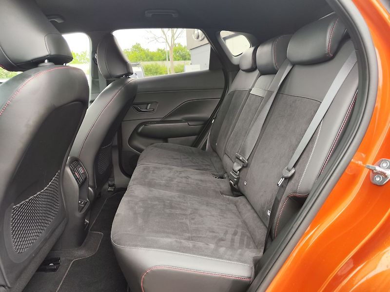 Hyundai Kona EV65kWh/150kW N-Line+ - fotka 17 z 39