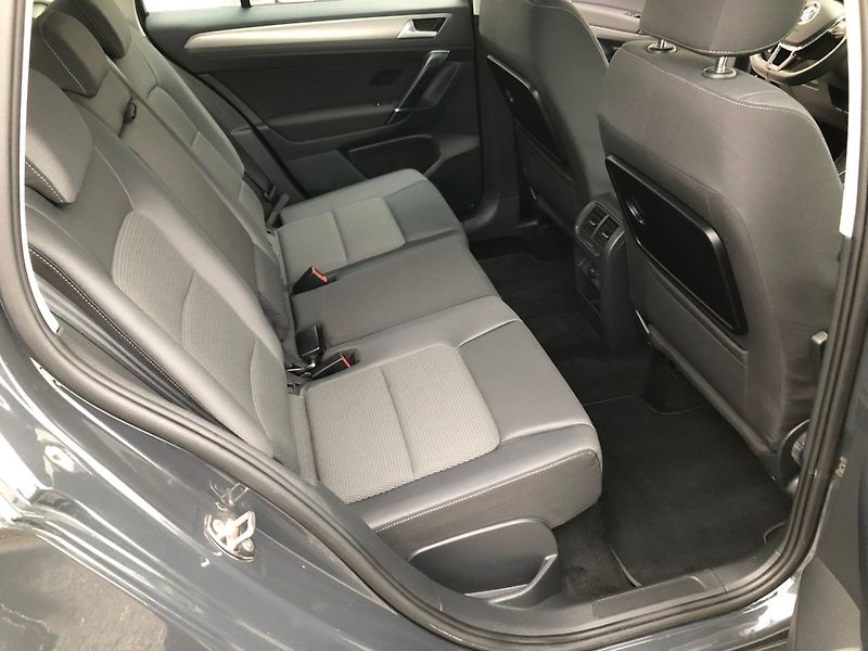 Volkswagen Golf Sportsvan (2014) 1.2 TSI  DSG 81kw - fotka 13 z 26