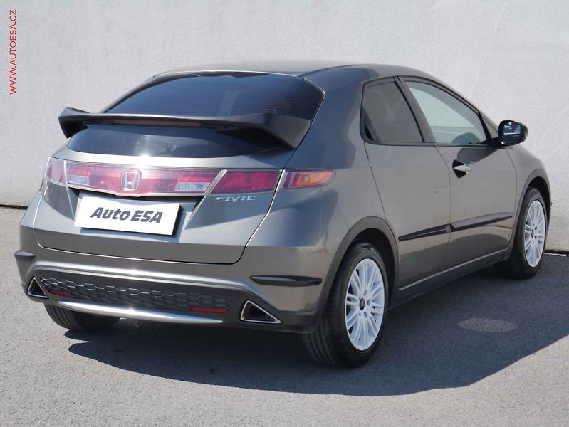 Honda Civic (2006) 1.8i-VTEC, ČR, Klima - fotka 4 z 16