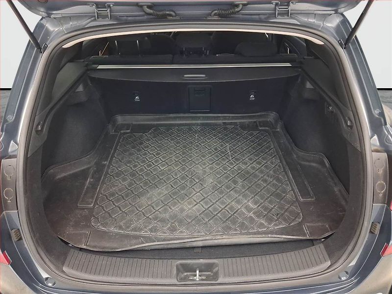 Hyundai i30 (2023) 1.5 T-GDI MHEV, ČR,1.maj - fotka 14 z 19