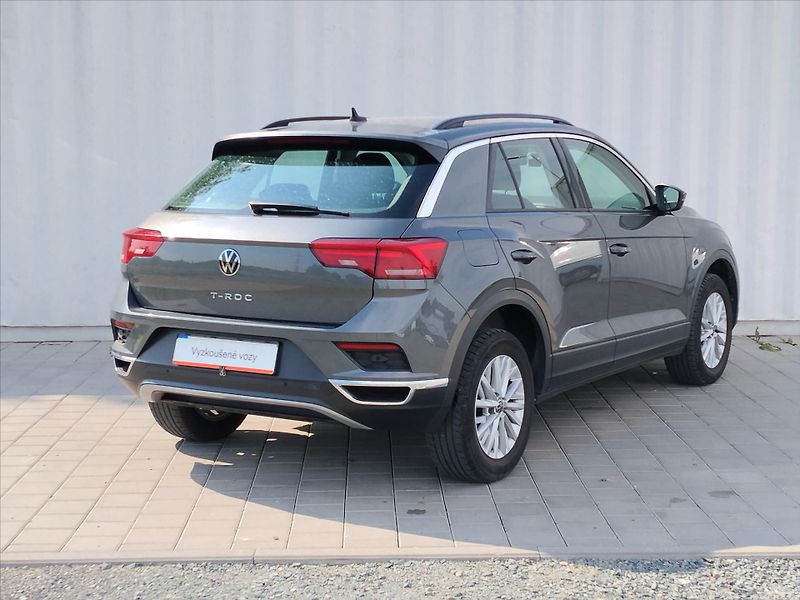 Volkswagen T-Roc 1,5   1,5TSI 110Kw - fotka 25 z 31