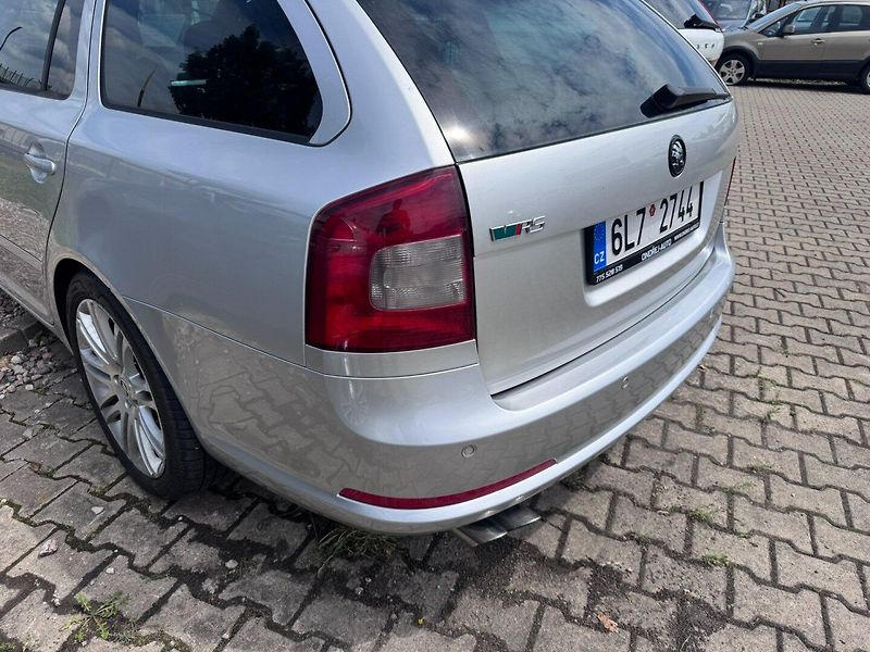 Škoda Octavia (2007) RS 2,0 TDI 125 KW 2X KOLA - fotka 12 z 50