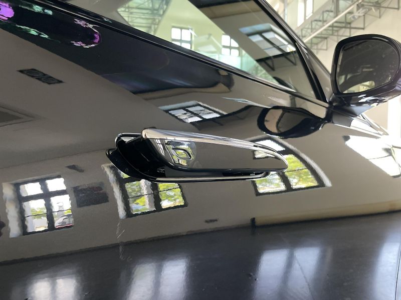 Mercedes-Benz Třídy E 220d 4Matic AMG - fotka 10 z 28