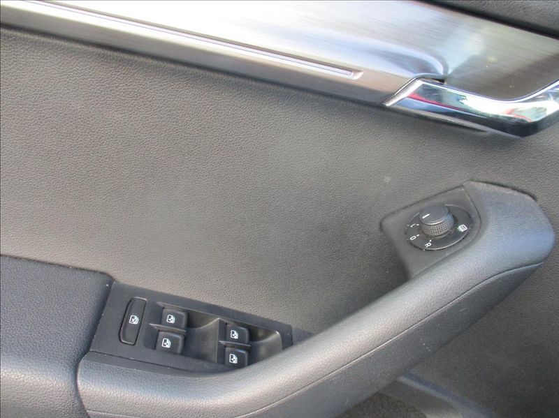Škoda Octavia 2,0 TDI, Style,DSG,navi,DPH,CZ - fotka 24 z 29
