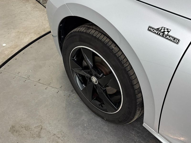 Škoda Kamiq Monte Carlo DSG - fotka 26 z 32