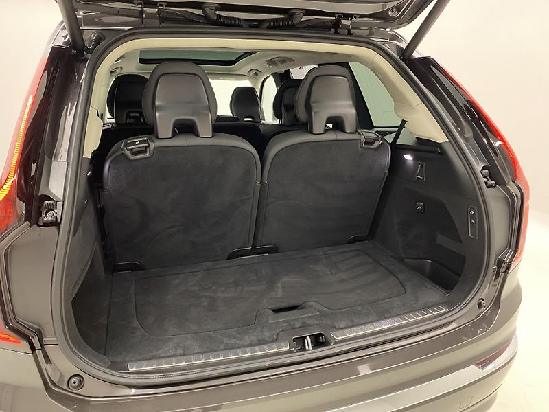 Volvo XC90 T8 AWD RECHARGE ULT REZERVACE - fotka 36 z 68
