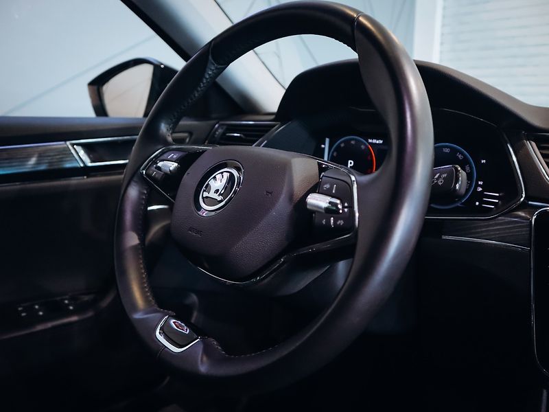 Škoda Superb 2.0TDI 147kW Style 4x4 DSG - fotka 26 z 35