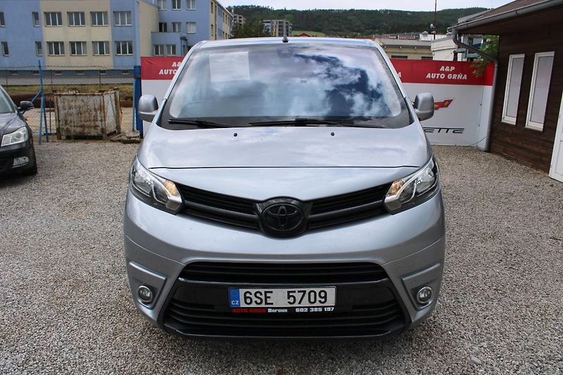 Toyota ProAce Verso (2022) 2,0D TEMPOMAT 8MÍST  KLIMA  - fotka 2 z 18