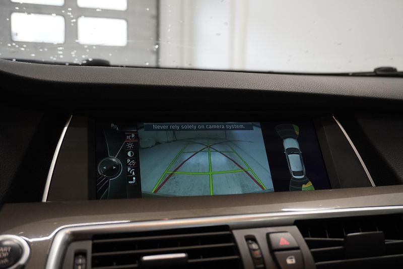 BMW Řada 5 (2014) 530D 190kW GRANTURISMO XDRIVE - fotka 19 z 32