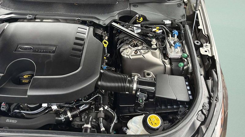 Land Rover Discovery R-Dynamic 3.0l MHEV AWD 8AT (2 - fotka 44 z 46