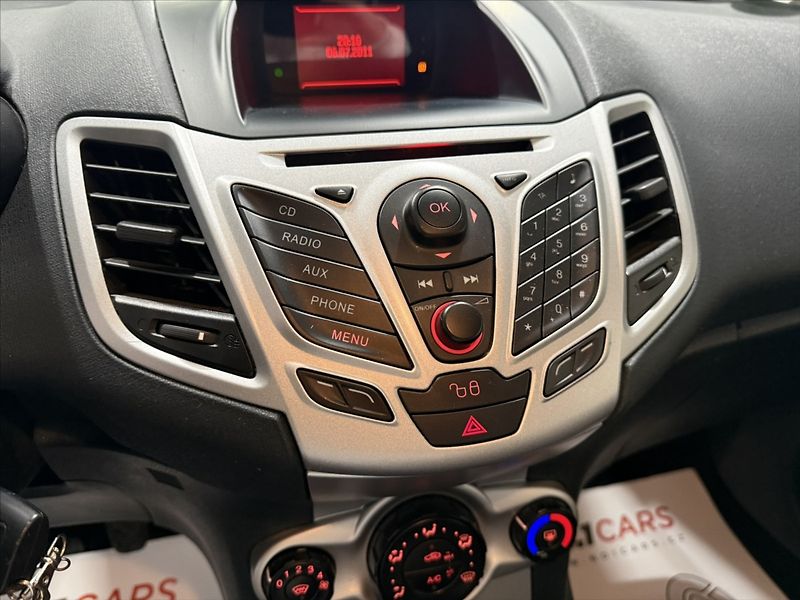 Ford Fiesta 1,2   i RS ALU VÝHŘEV NOVÁ STK - fotka 12 z 23