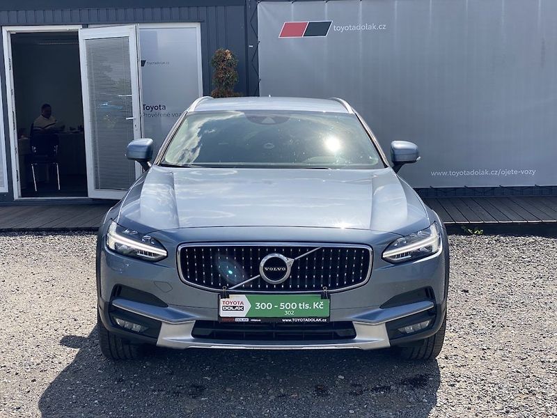 Volvo V90 2.0D4 140kw, CrossCountry, DPH - fotka 3 z 17