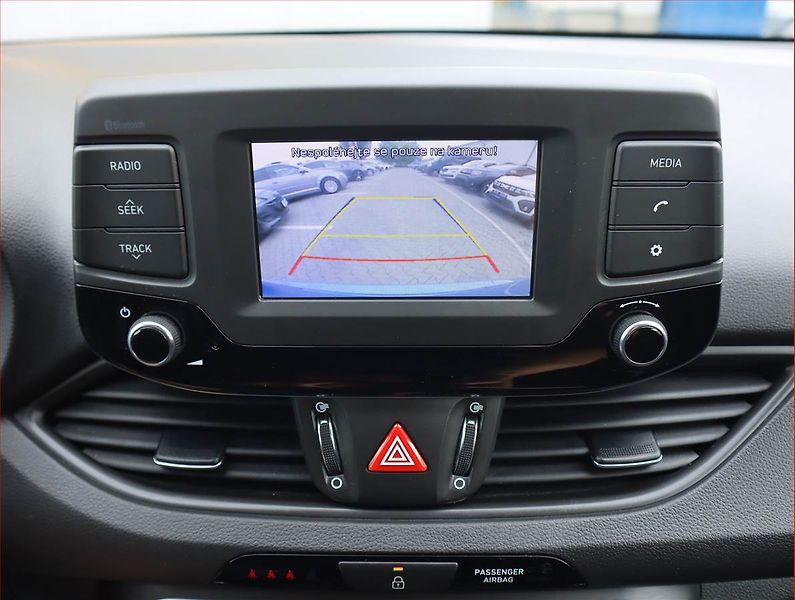 Hyundai i30 (2018) 1.4 T-GDI, Automat, Serv.kniha - fotka 16 z 20
