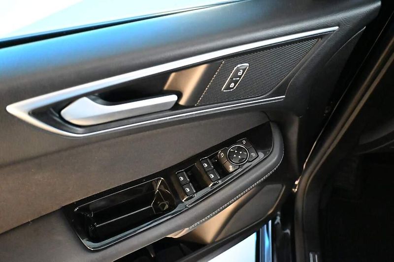 Ford S-MAX (2021) 2.0 LED ACC SONY Kamera 8AT EC - fotka 23 z 37