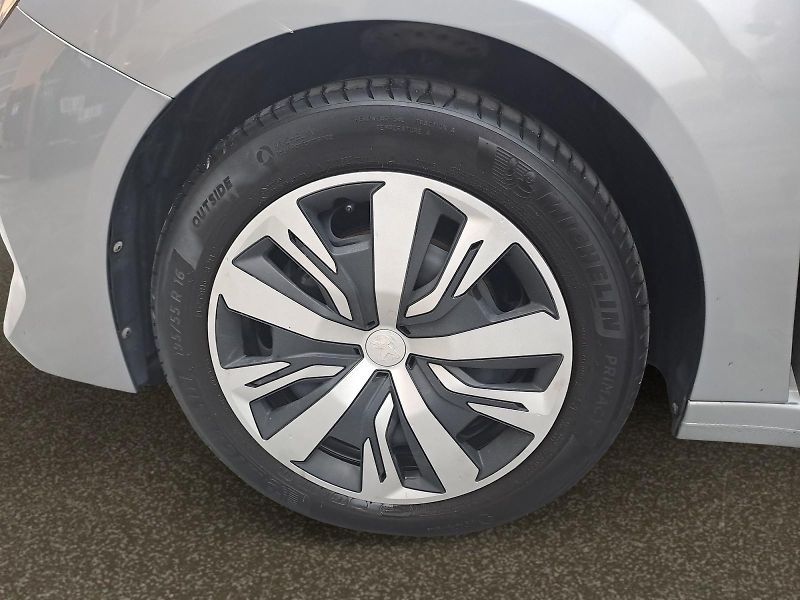 Peugeot 208 (2020) ACTIVE 1.2 PureTech 100 MAN6 - fotka 15 z 15