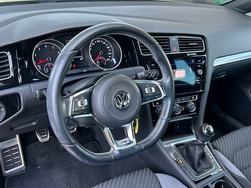 Volkswagen Golf (2018) 1.4 TSI R-Line - fotka 20 z 32