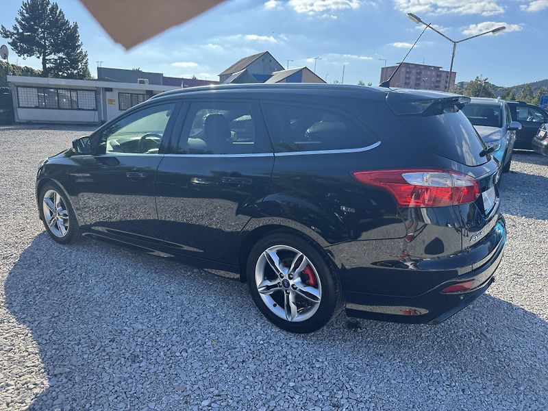 Ford Focus (2014) ST-LINE 1.6-16V(150PS) - fotka 8 z 44