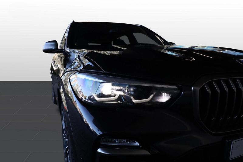 BMW X5 M50d - fotka 20 z 27