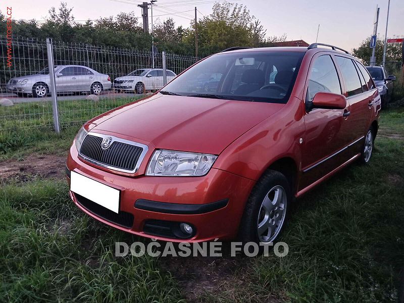 Škoda Fabia (2006) 1.2 12V, 1.maj,ČR, TZ, STK9 - fotka 1 z 3