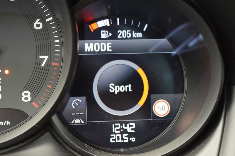Porsche Macan (2023) T/Pano/KeyLess - fotka 15 z 42