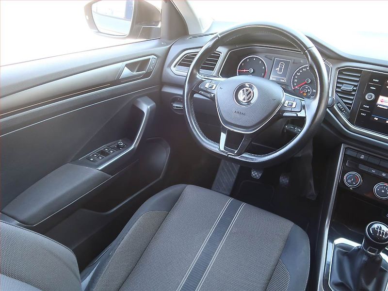 Volkswagen T-Roc (2018) 1.0 TSI, Navi, Tempomat - fotka 7 z 17