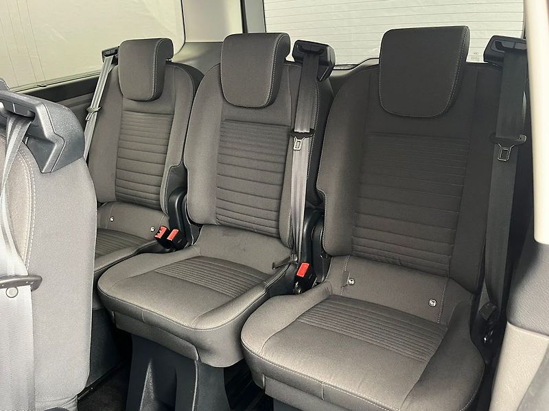 Ford Tourneo Custom 320 L2H1 Titanium 136 kW aut. - fotka 31 z 64
