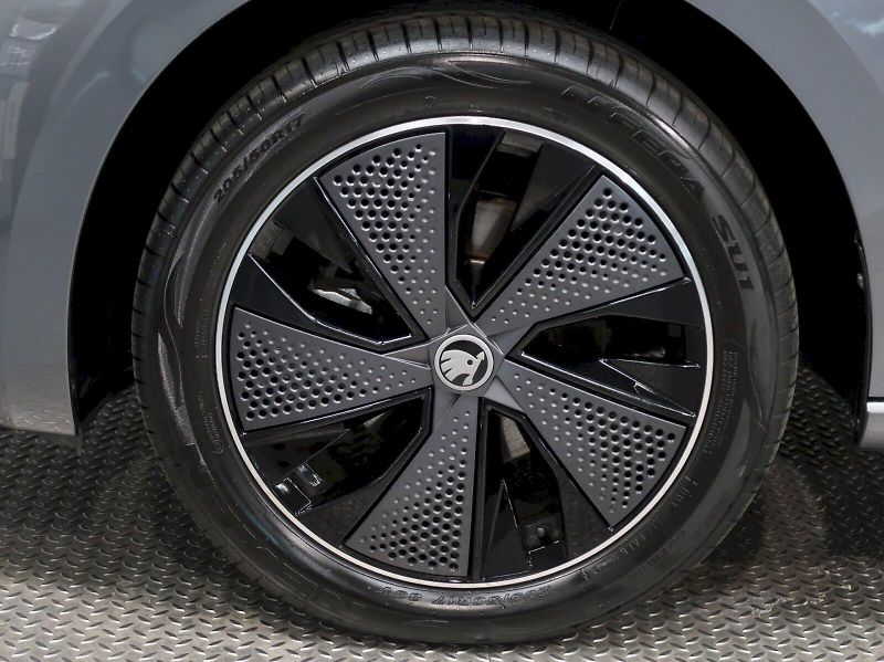 Škoda Scala (2025) MONTE CARLO 1.5TSI 110KW DSG Z - fotka 11 z 37