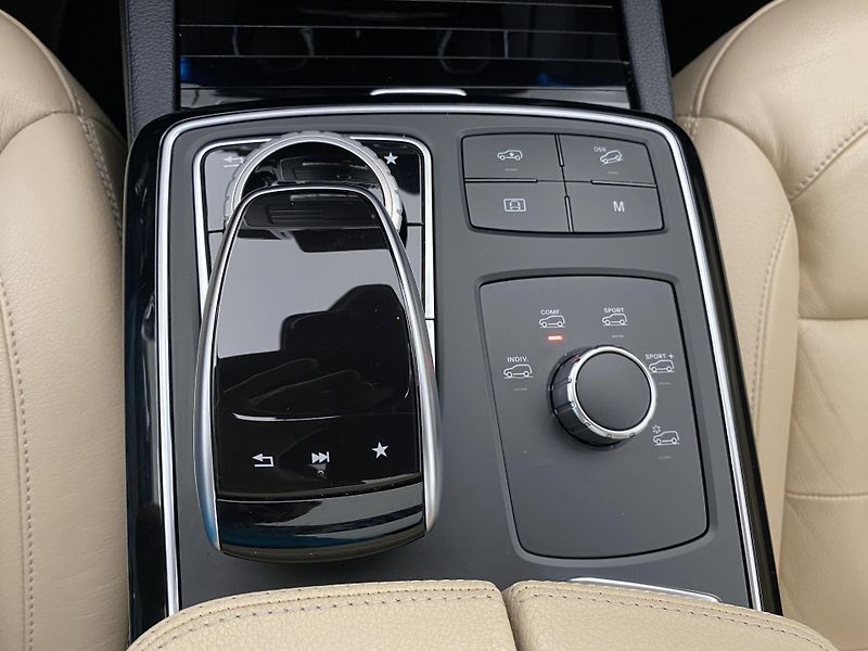 Mercedes-Benz GLE 43 AMG 4MATIC AUT  - fotka 29 z 67