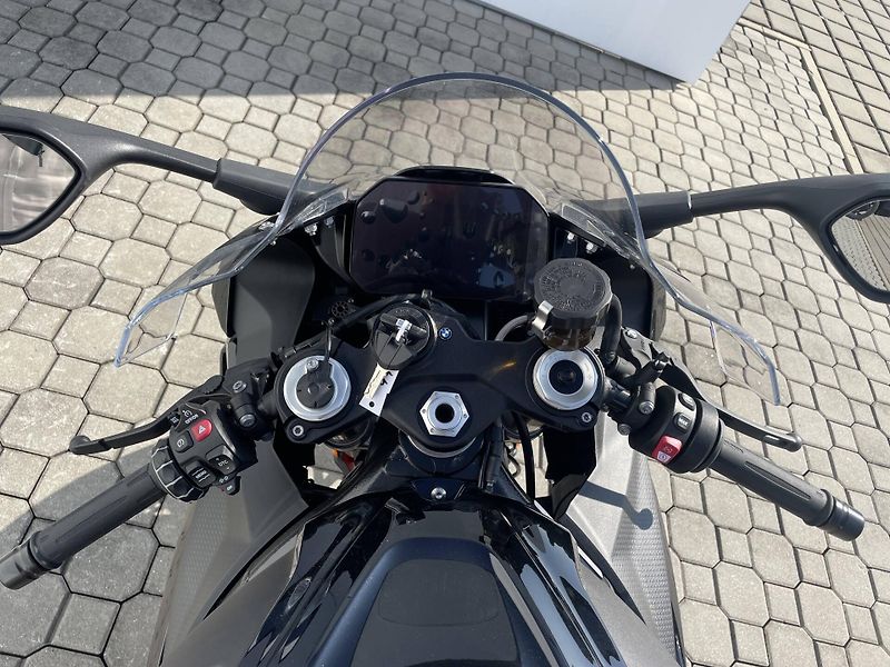 BMW (2026) S 1000 RR - fotka 11 z 13