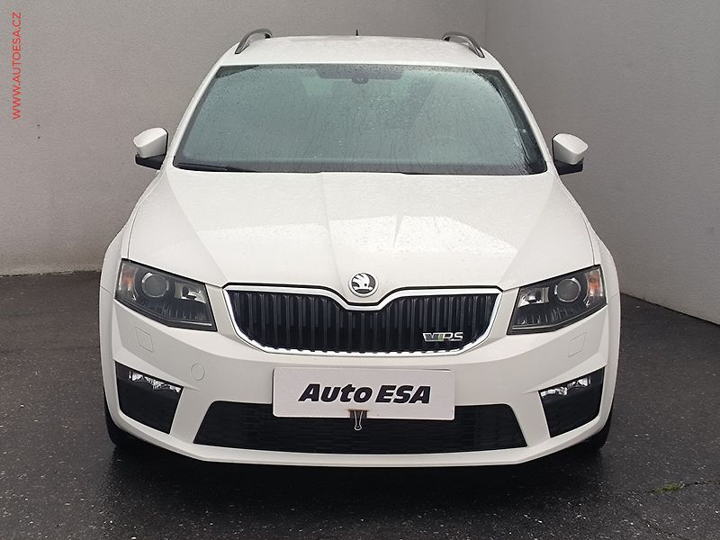 Škoda Octavia (2014) 2.0 TDi, Bixen, navi, park - fotka 2 z 21