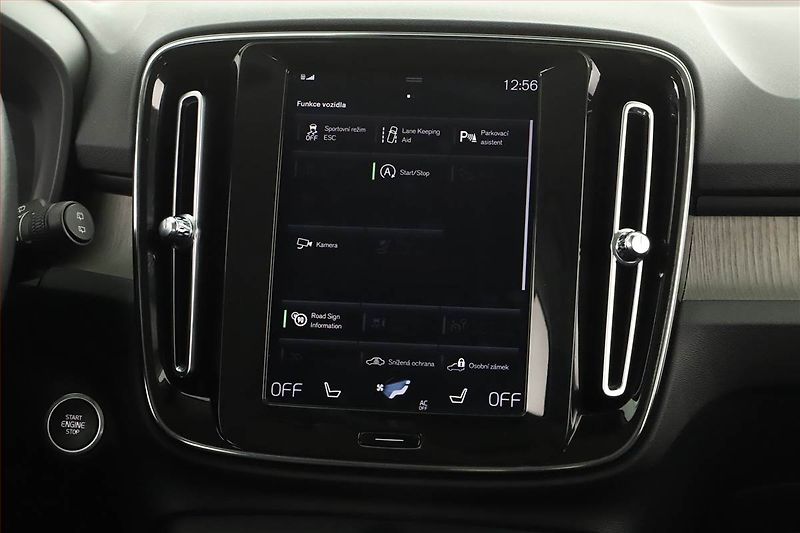 Volvo XC40 (2019) Inscription D3 - fotka 14 z 17