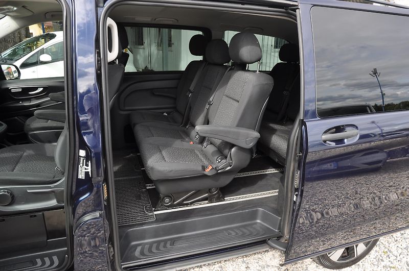Mercedes-Benz Vito 300d L TOURER 4x4 - fotka 7 z 23