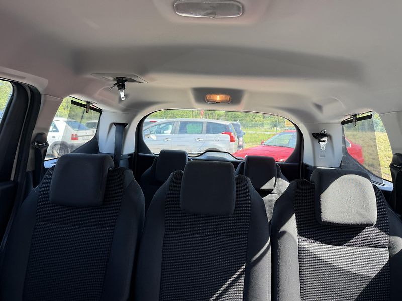 Peugeot 5008 1.6 HDI 7 MIST - fotka 18 z 24