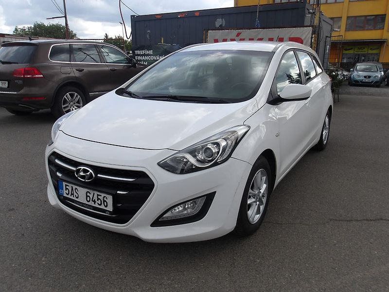 Hyundai i30 1,6i ČR - fotka 1 z 27