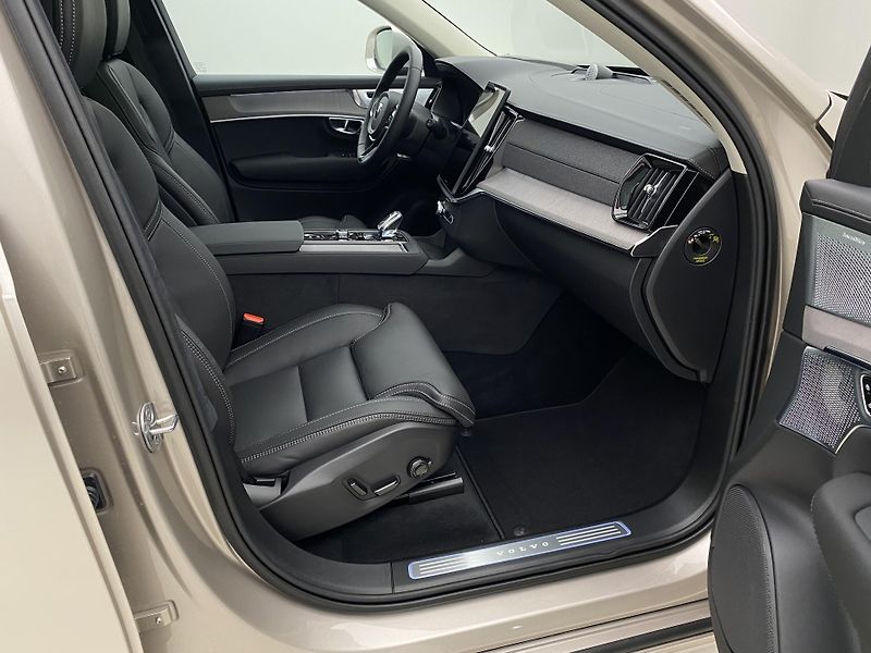 Volvo XC90 (2026) T8 AWD Plug-in BRIGHT ULTRA - fotka 27 z 76