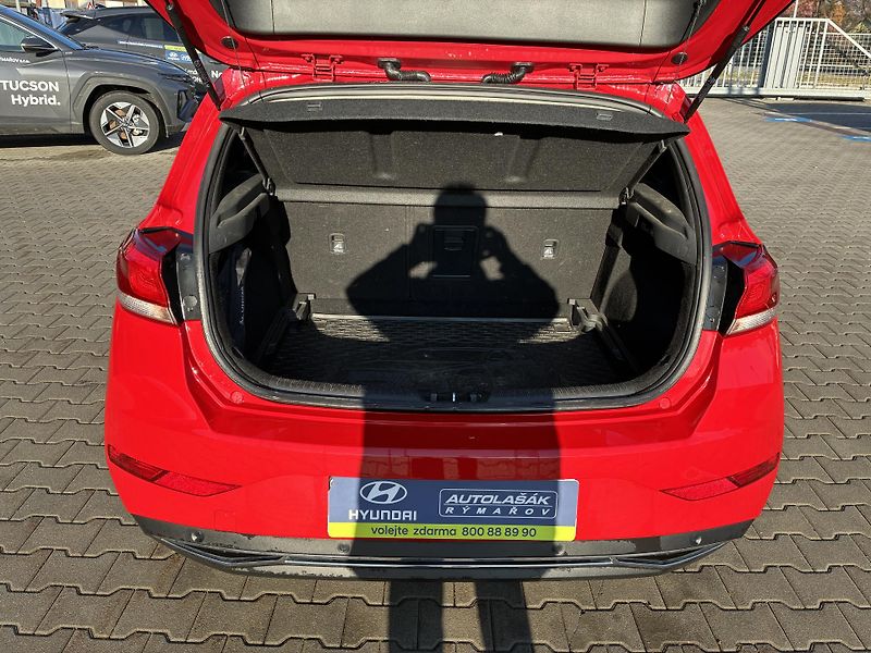 Hyundai i30 HB 1.5DPI 81kW REZERVACE - fotka 30 z 30