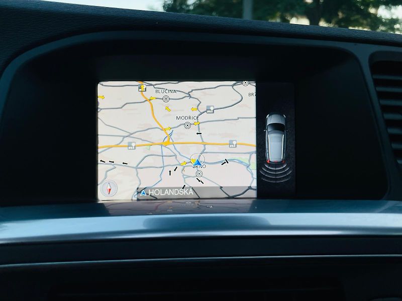 Volvo V60 2.0D4 5VÁLEC SERVISKA TAŽNÉ - fotka 36 z 48