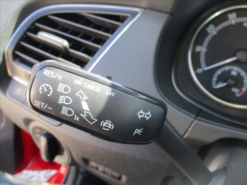 Škoda Fabia 1,0 TSI, serviska,1.maj,DPH,CZ - fotka 17 z 27