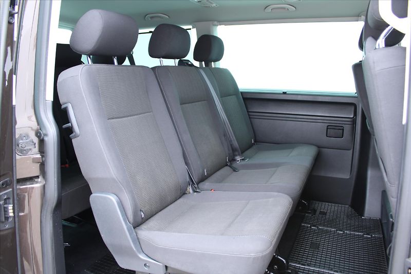 Volkswagen Caravelle 2.0 TDI 110kW DSG 9-MÍST - fotka 10 z 21