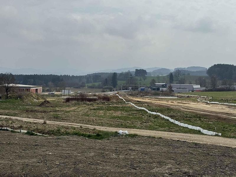 Práce na posledních kilometrech jihočeské části dálnice D3 postupují rychle.