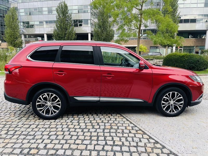 Mitsubishi Outlander 2.2D 4x4 1MAJ TAŽNÉ SERVISKA  - fotka 10 z 42