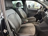 Volkswagen Tiguan (2021) 2,0TSi 4M R-LINE LED NAVI  - náhled 25